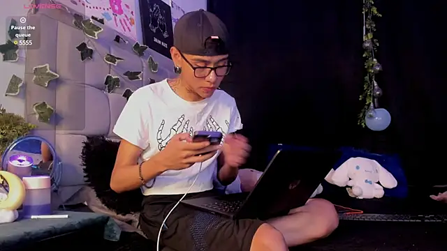 Snapshot of jacks_hotter chatting on 01-28-25, 03:47 jacks hotter online show from 01-28-25, 03:47