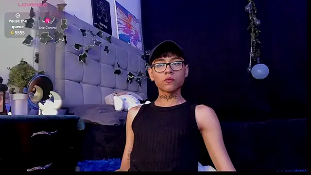 Snapshot of jacks_hotter chatting on 02-12-25, 02:56 jacks hotter online show from 02-12-25, 02:56