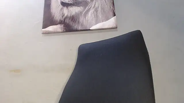 Snapshot of PervertPreggy chatting on 10-09-25, 03:37 PervertPreggy online show from 10-09-25, 03:37