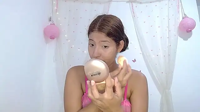 Snapshot of evaluna_horny_ chatting on 09-20-25, 09:05 evaluna horny online show from 09-20-25, 09:05