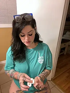 TexasTattooedHouseWife online show from 03-04-25, 12:44