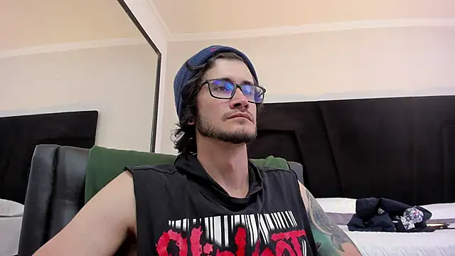 Loggan donnelly online show from 01-27-25, 02:42