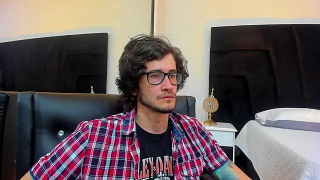 Loggan donnelly online show from 01-29-25, 08:04