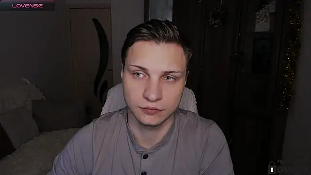 handsome guy01 online show from 12-21-25, 07:43