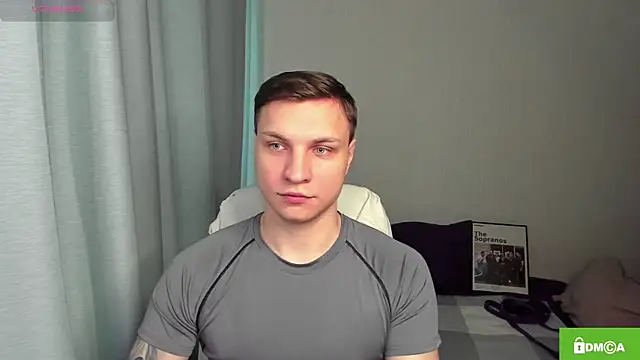 handsome guy01 online show from 04-10-26, 07:57