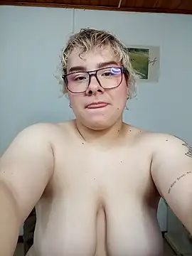 amalia love online show from 11-27-25, 04:20