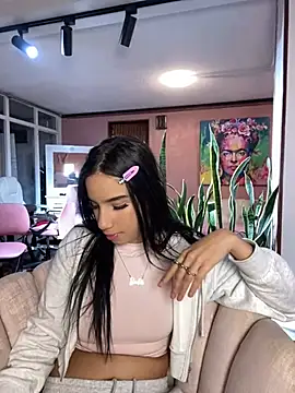 Snapshot of Praga_Pink chatting on 01-14-25, 05:08 Praga Pink online show from 01-14-25, 05:08