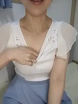 Hana-tan online show from 07-18-26, 06:17