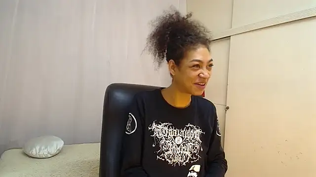 Snapshot of Aurora_ath chatting on 02-04-26, 08:42 Aurora ath online show from 02-04-26, 08:42