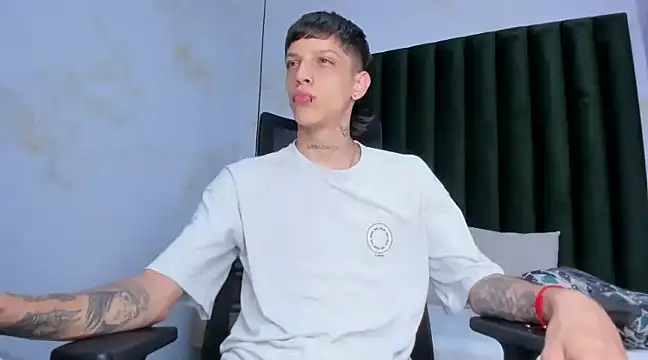 Snapshot of Adam_hard_ chatting on 12-04-24, 07:34 Adam hard  online show from 12-04-24, 07:34