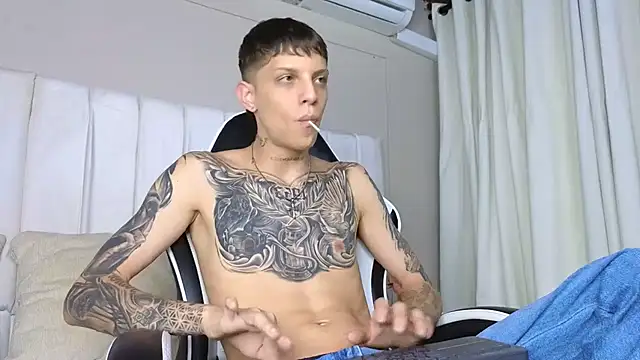 Snapshot of Adam_hard_ chatting on 09-10-25, 07:25 Adam hard  online show from 09-10-25, 07:25