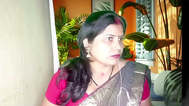 Snapshot of mamoni91 chatting on 02-15-25, 05:17 mamoni91 online show from 02-15-25, 05:17