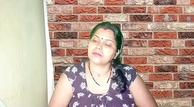 Snapshot of mamoni91 chatting on 02-18-25, 04:59 mamoni91 online show from 02-18-25, 04:59