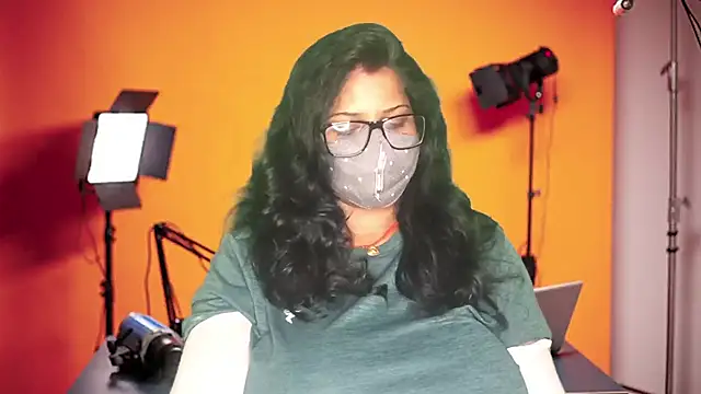 Snapshot of mamoni91 chatting on 09-09-25, 02:55 mamoni91 online show from 09-09-25, 02:55