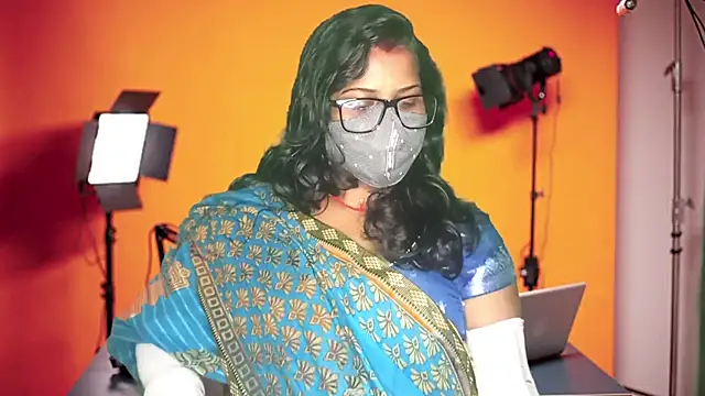 Snapshot of mamoni91 chatting on 09-16-25, 03:18 mamoni91 online show from 09-16-25, 03:18