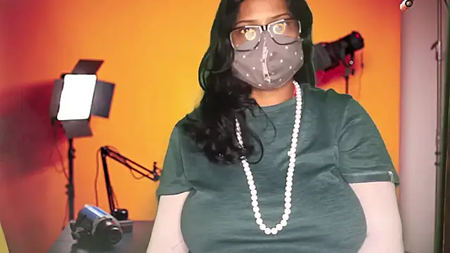 Snapshot of mamoni91 chatting on 09-28-25, 02:28 mamoni91 online show from 09-28-25, 02:28