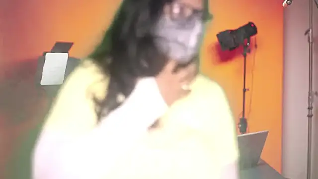 Snapshot of mamoni91 chatting on 09-30-25, 03:11 mamoni91 online show from 09-30-25, 03:11