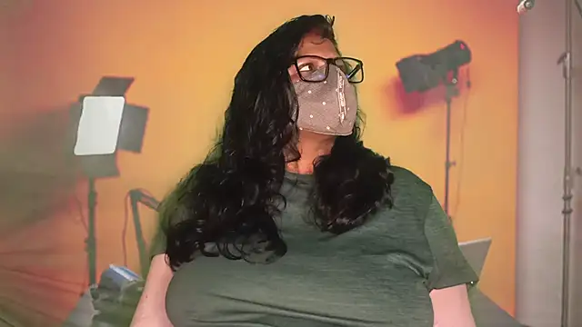 Snapshot of mamoni91 chatting on 10-11-25, 03:50 mamoni91 online show from 10-11-25, 03:50