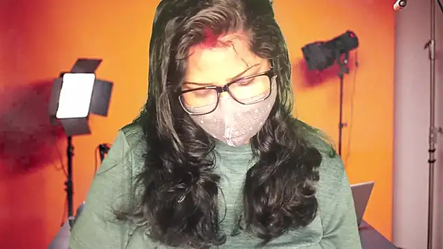 Snapshot of mamoni91 chatting on 10-12-25, 04:00 mamoni91 online show from 10-12-25, 04:00