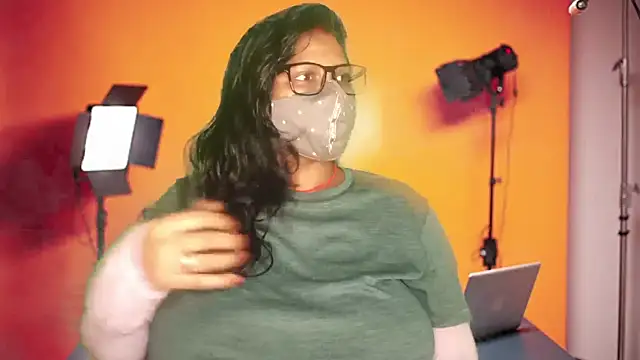 Snapshot of mamoni91 chatting on 10-23-25, 02:33 mamoni91 online show from 10-23-25, 02:33