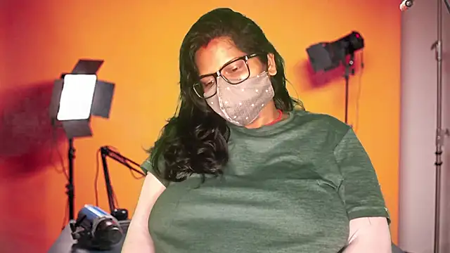 Snapshot of mamoni91 chatting on 10-25-25, 03:25 mamoni91 online show from 10-25-25, 03:25