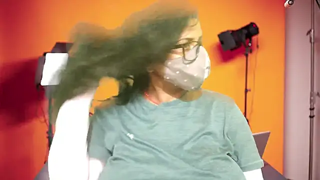 Snapshot of mamoni91 chatting on 10-26-25, 03:23 mamoni91 online show from 10-26-25, 03:23