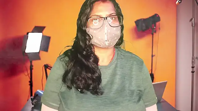 Snapshot of mamoni91 chatting on 10-28-25, 03:43 mamoni91 online show from 10-28-25, 03:43