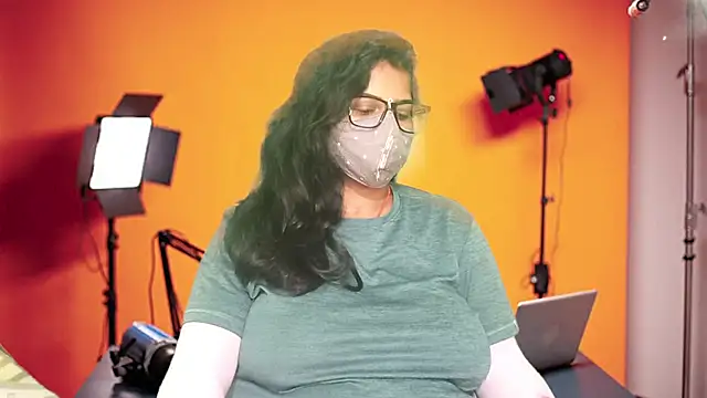 Snapshot of mamoni91 chatting on 10-31-25, 03:07 mamoni91 online show from 10-31-25, 03:07