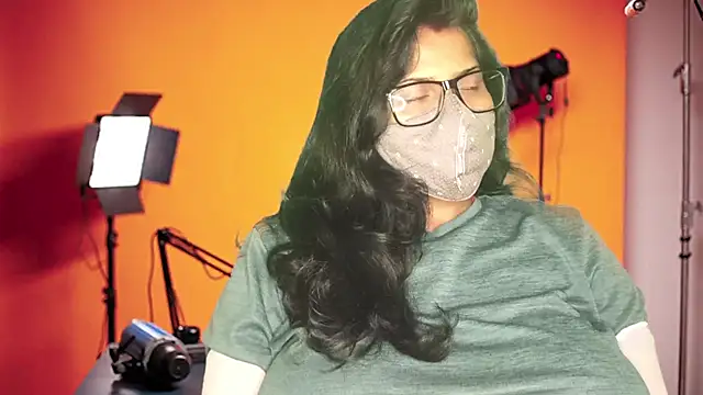 Snapshot of mamoni91 chatting on 11-12-25, 03:07 mamoni91 online show from 11-12-25, 03:07