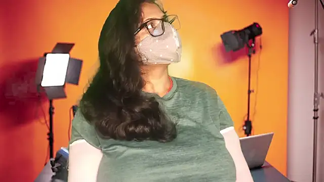 Snapshot of mamoni91 chatting on 11-13-25, 03:49 mamoni91 online show from 11-13-25, 03:49