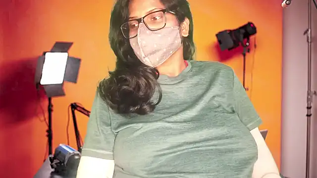 Snapshot of mamoni91 chatting on 11-13-25, 04:50 mamoni91 online show from 11-13-25, 04:50