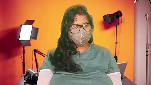 Snapshot of mamoni91 chatting on 11-16-25, 03:01 mamoni91 online show from 11-16-25, 03:01