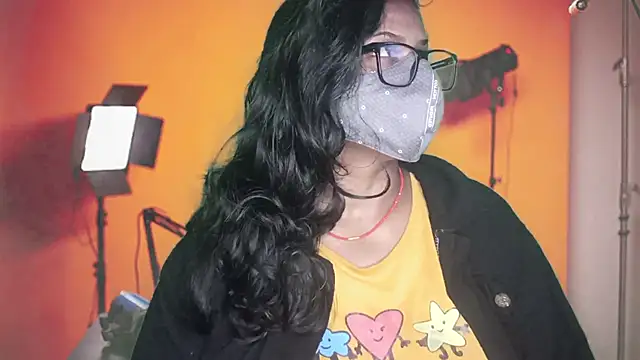 Snapshot of mamoni91 chatting on 11-23-25, 01:49 mamoni91 online show from 11-23-25, 01:49