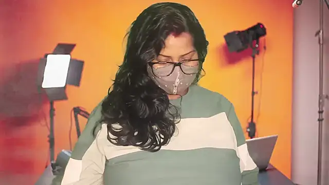 Snapshot of mamoni91 chatting on 11-25-25, 03:39 mamoni91 online show from 11-25-25, 03:39