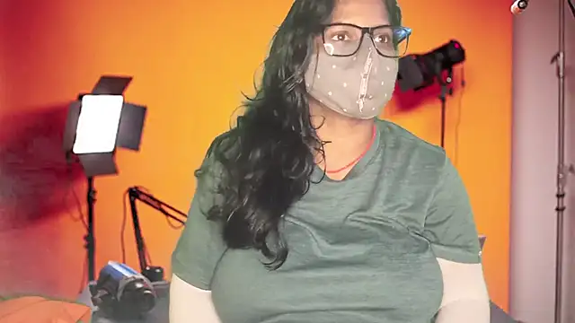 Snapshot of mamoni91 chatting on 11-29-25, 03:42 mamoni91 online show from 11-29-25, 03:42