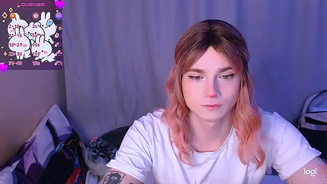 Snapshot of Alice_Hells chatting on 12-19-24, 05:51 Alice Hells online show from 12-19-24, 05:51