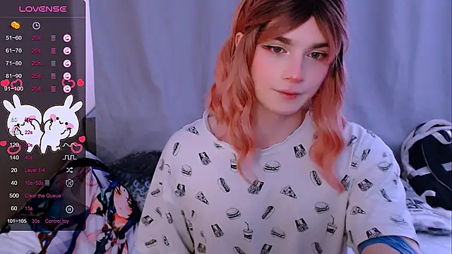 Snapshot of Alice_Hells chatting on 03-06-25, 06:19 Alice Hells online show from 03-06-25, 06:19