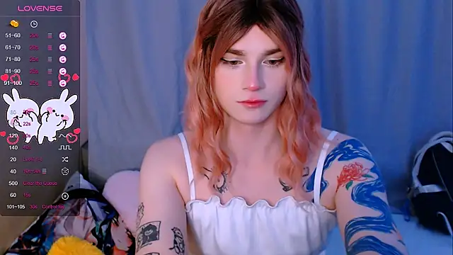 Snapshot of Alice_Hells chatting on 03-07-25, 04:13 Alice Hells online show from 03-07-25, 04:13