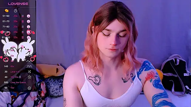 Snapshot of Alice_Hells chatting on 09-29-25, 05:12 Alice Hells online show from 09-29-25, 05:12