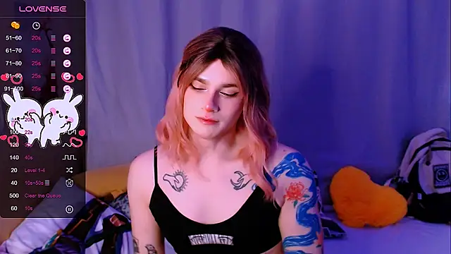 Snapshot of Alice_Hells chatting on 10-31-25, 05:41 Alice Hells online show from 10-31-25, 05:41