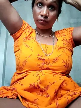 Hotty-dola online show from 10-18-25, 04:04