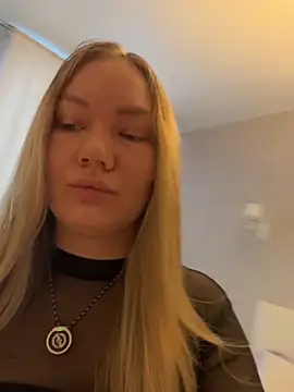 LianaCruz   online show from 12-14-25, 07:03