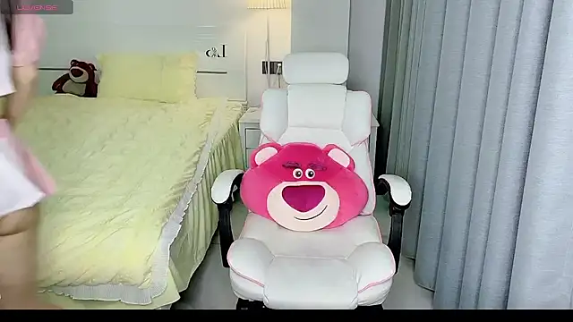 Snapshot of -Wendy__ chatting on 02-03-25, 12:25 -Wendy online show from 02-03-25, 12:25