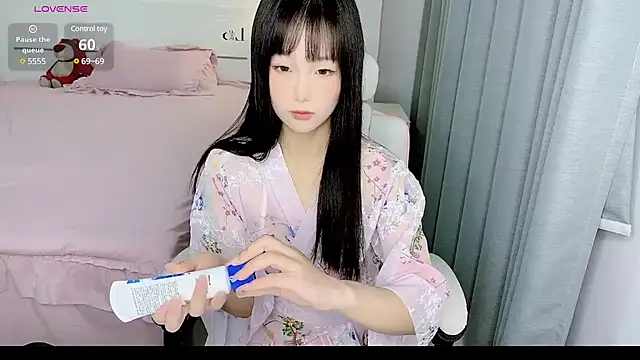 Snapshot of -Wendy__ chatting on 02-08-25, 02:16 -Wendy online show from 02-08-25, 02:16