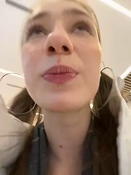 Lia  Love online show from 02-12-25, 04:11