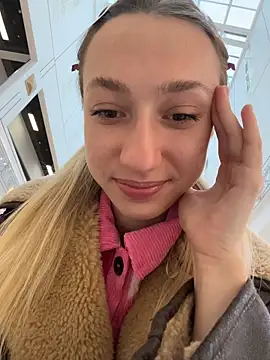 Lia  Love online show from 10-14-25, 12:28