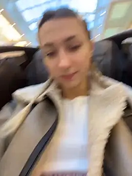 Lia  Love online show from 11-04-25, 11:09