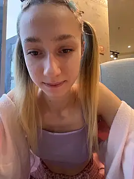 Lia  Love online show from 11-05-25, 12:27