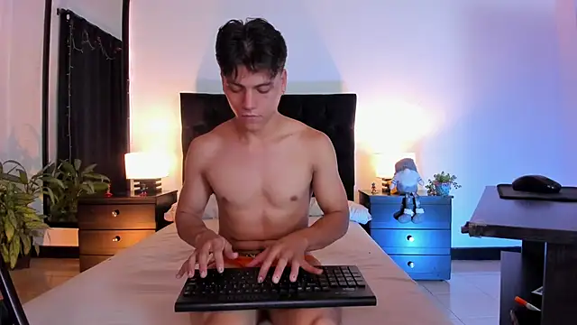 Snapshot of Valentino__X chatting on 01-10-25, 04:30 Valentino X online show from 01-10-25, 04:30