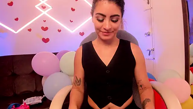 lunaalynch online show from 04-14-26, 11:55